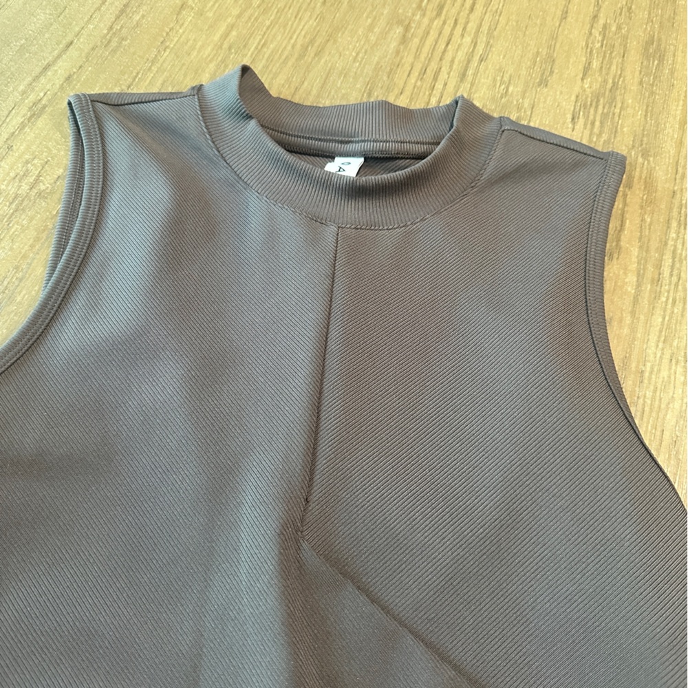Athleta Charcoal Gray Ribbed Ruched Sleeveless Top - Picture 3 of 6
